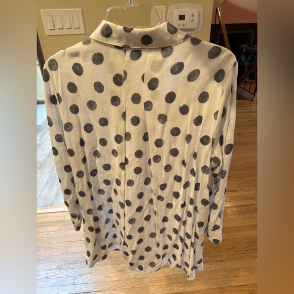 Sydney USA Polka Dot Button-Down Tunic Top – Medium - Picture 4 of 4